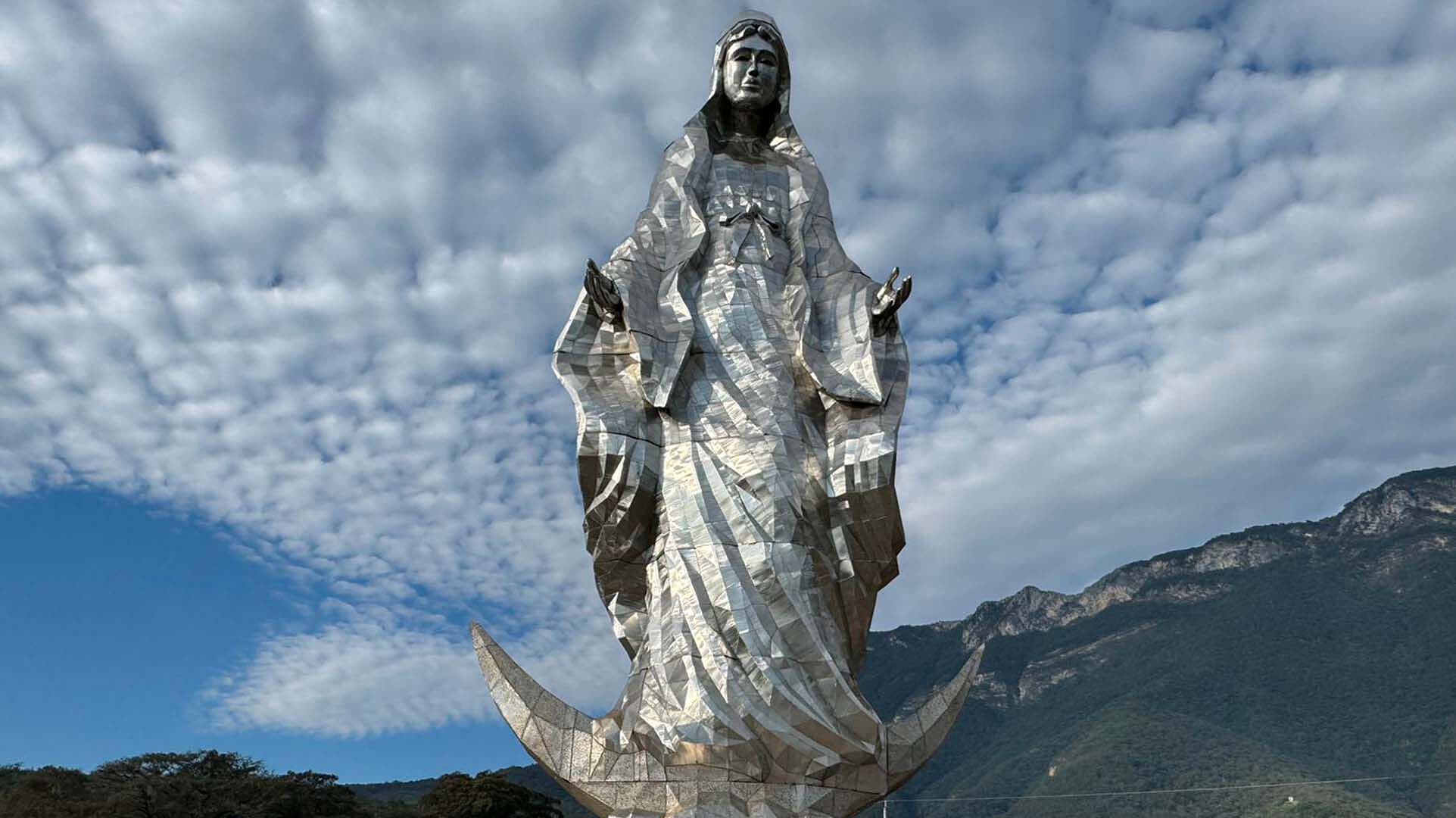 Develan Monumental Escultura de la Virgen del Chorrito en Tamaulipas ...